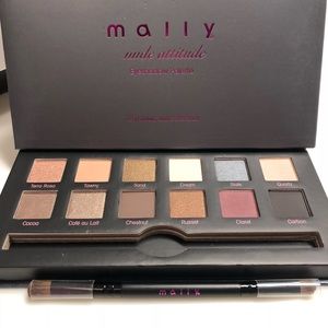Mally: LE/Exclusive NudeAttitude Eyeshadow Palette